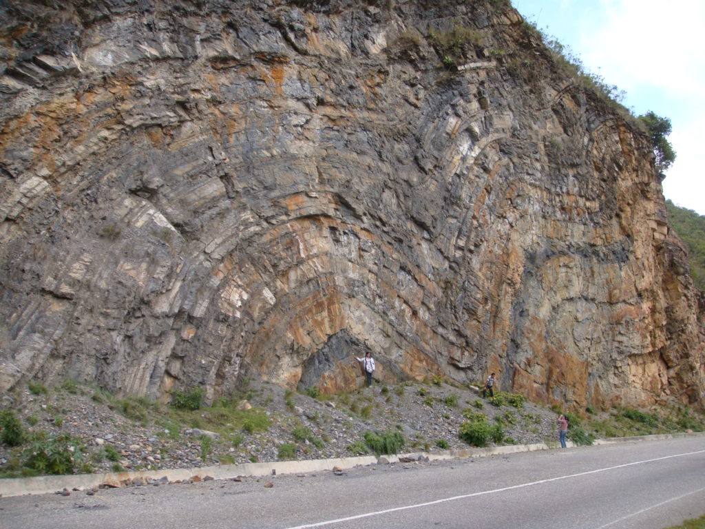 Afloramiento de Caliza - Roca reservorio o yacimiento
